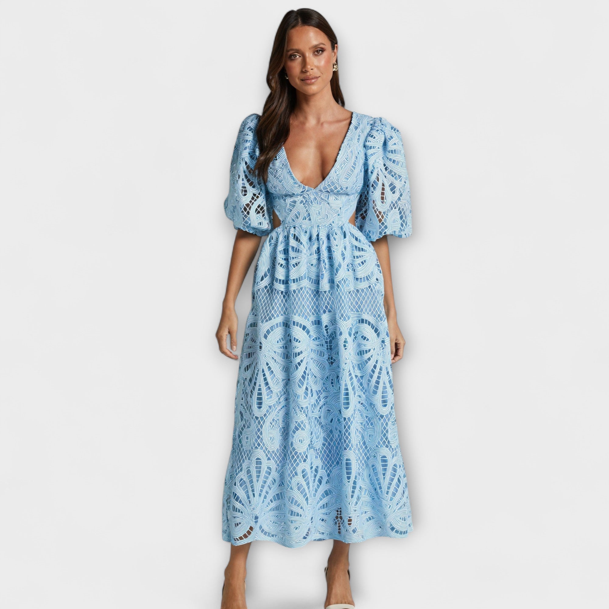 Elegant Dress with Delicate Details