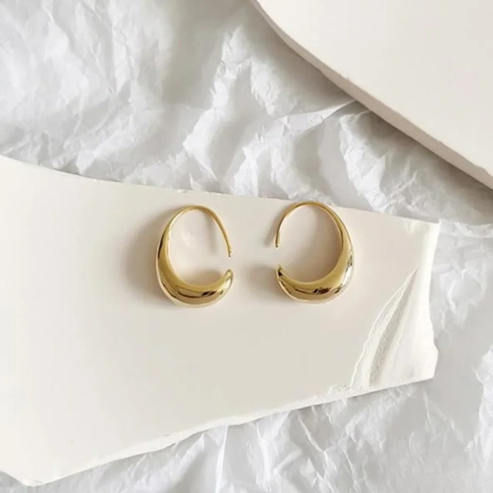 Elegant earrings in gold and silver