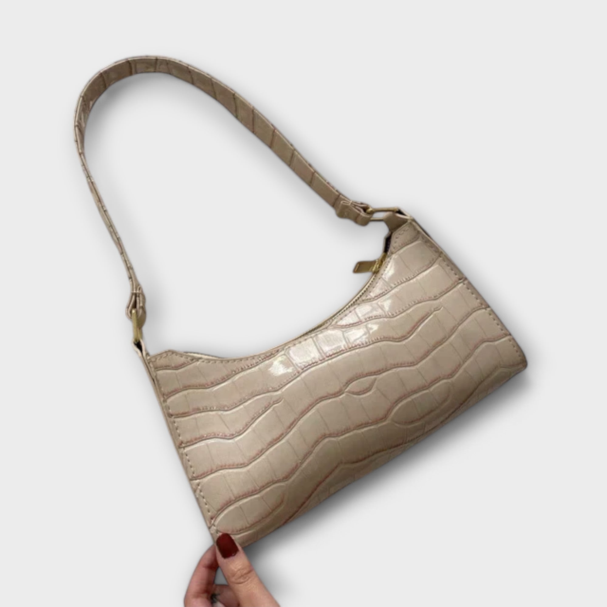Lora. - Shiny Leather Bag