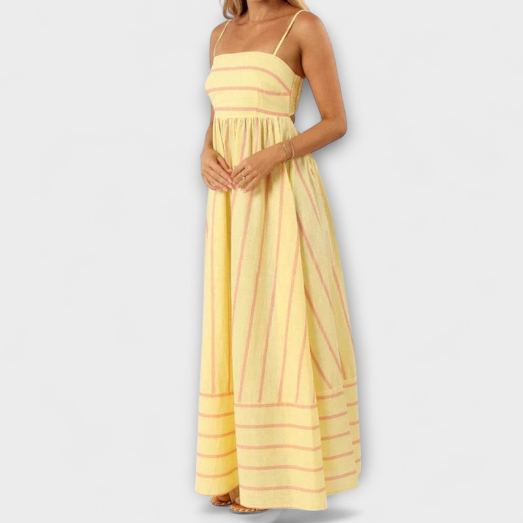 Svea - Maxi Dress in Bare Bloom