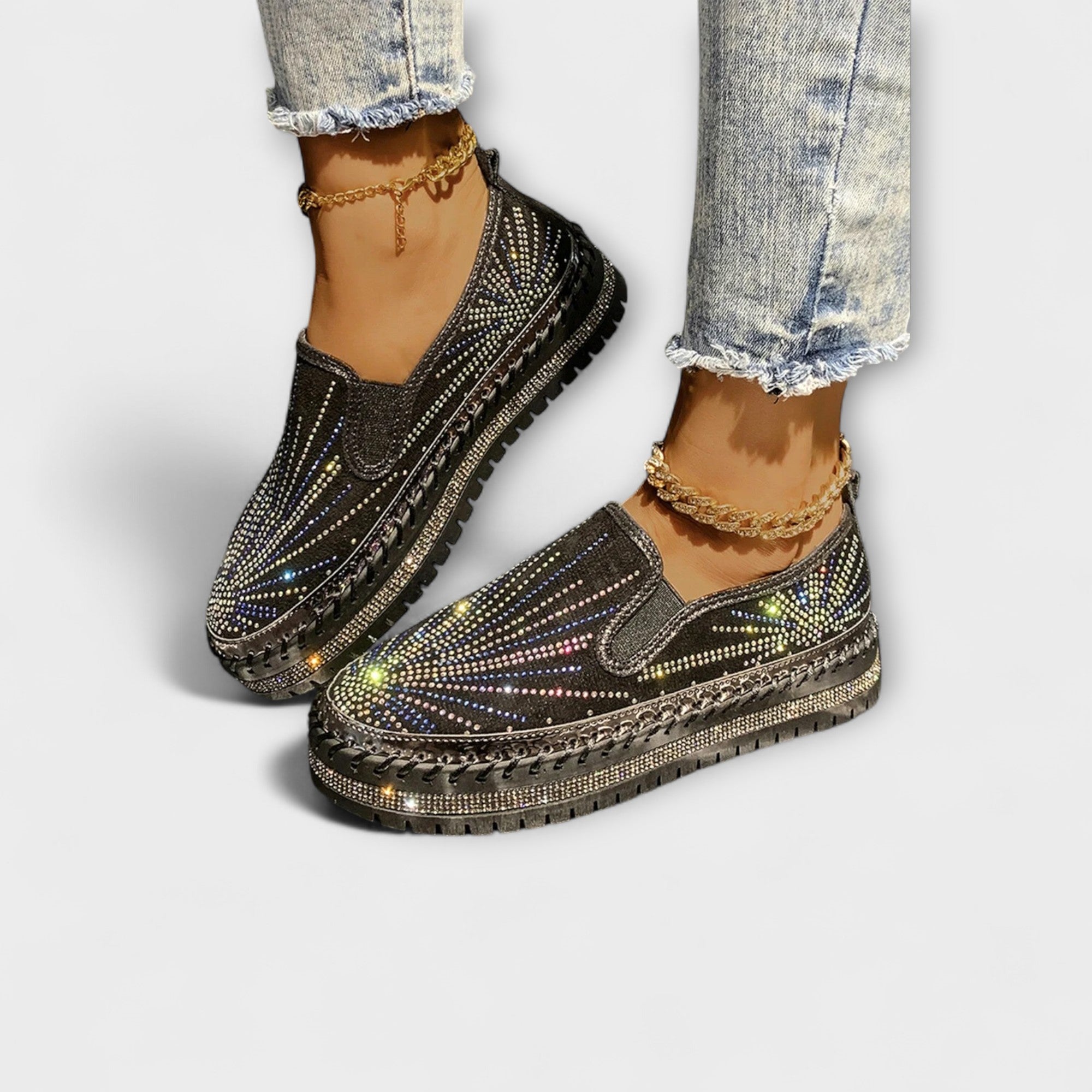 Sable – Shoes decorated with rhinestones