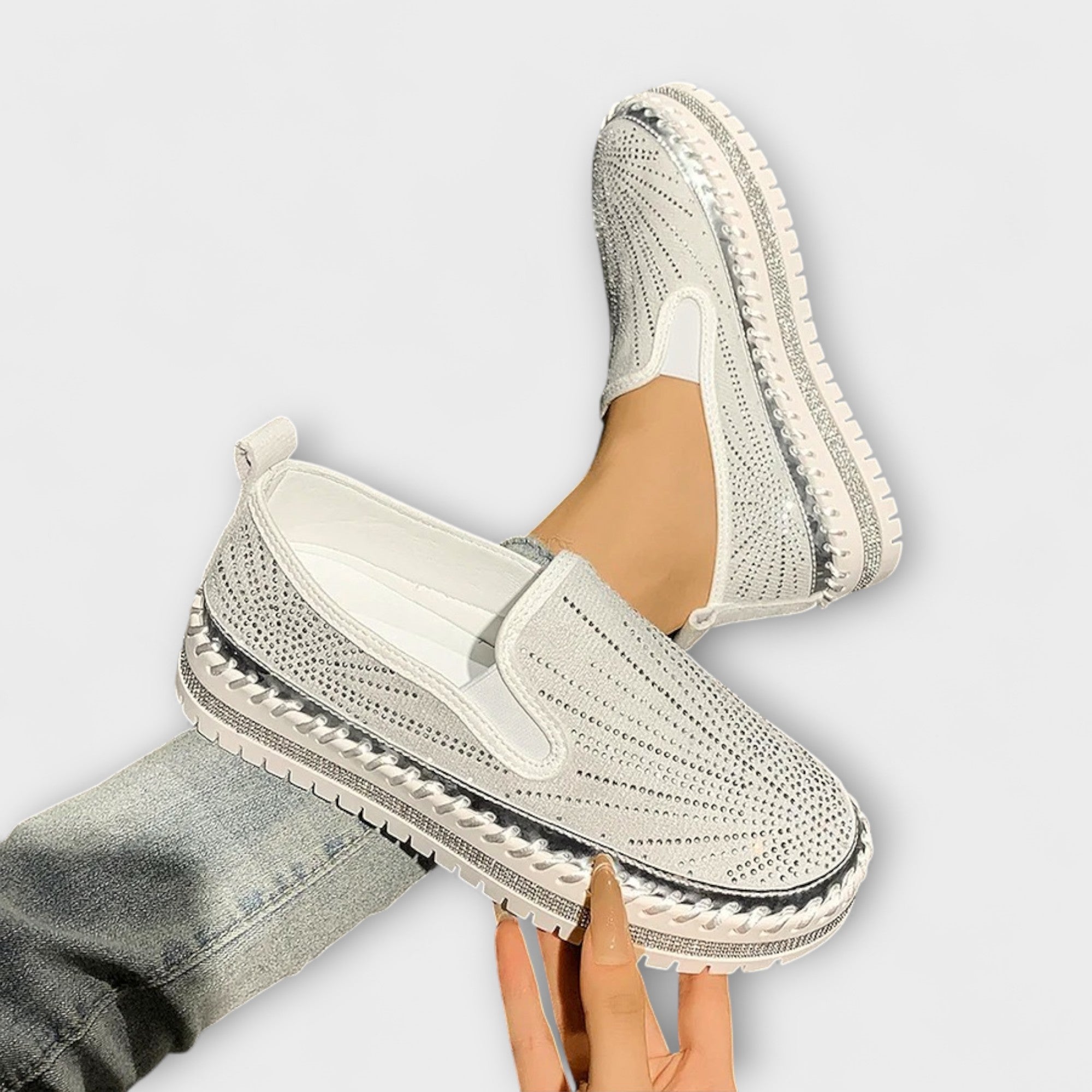 Sable – Shoes decorated with rhinestones