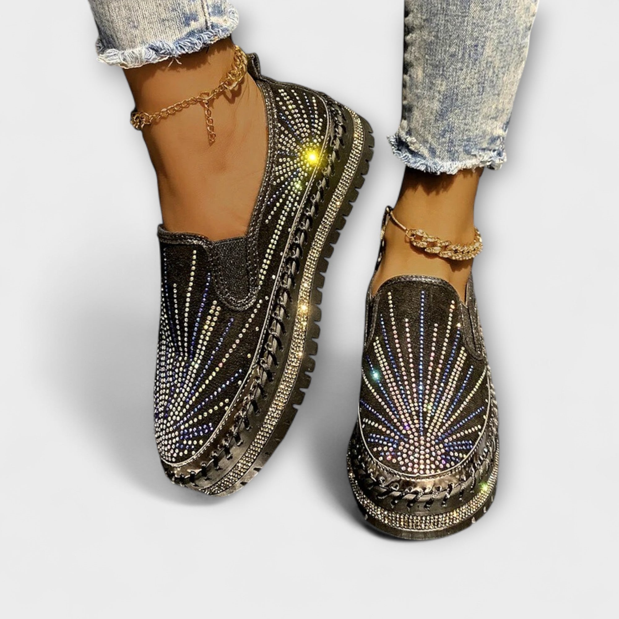 Sable – Shoes decorated with rhinestones
