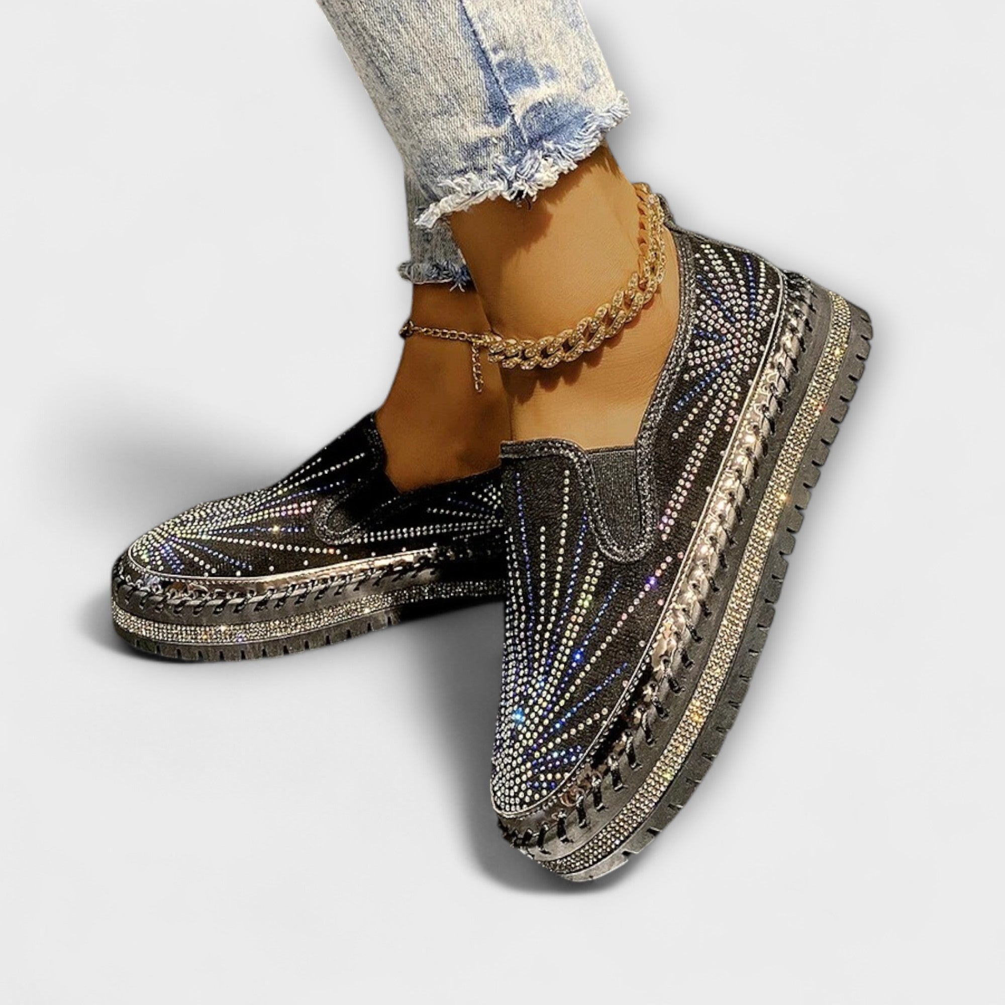 Sable – Shoes decorated with rhinestones