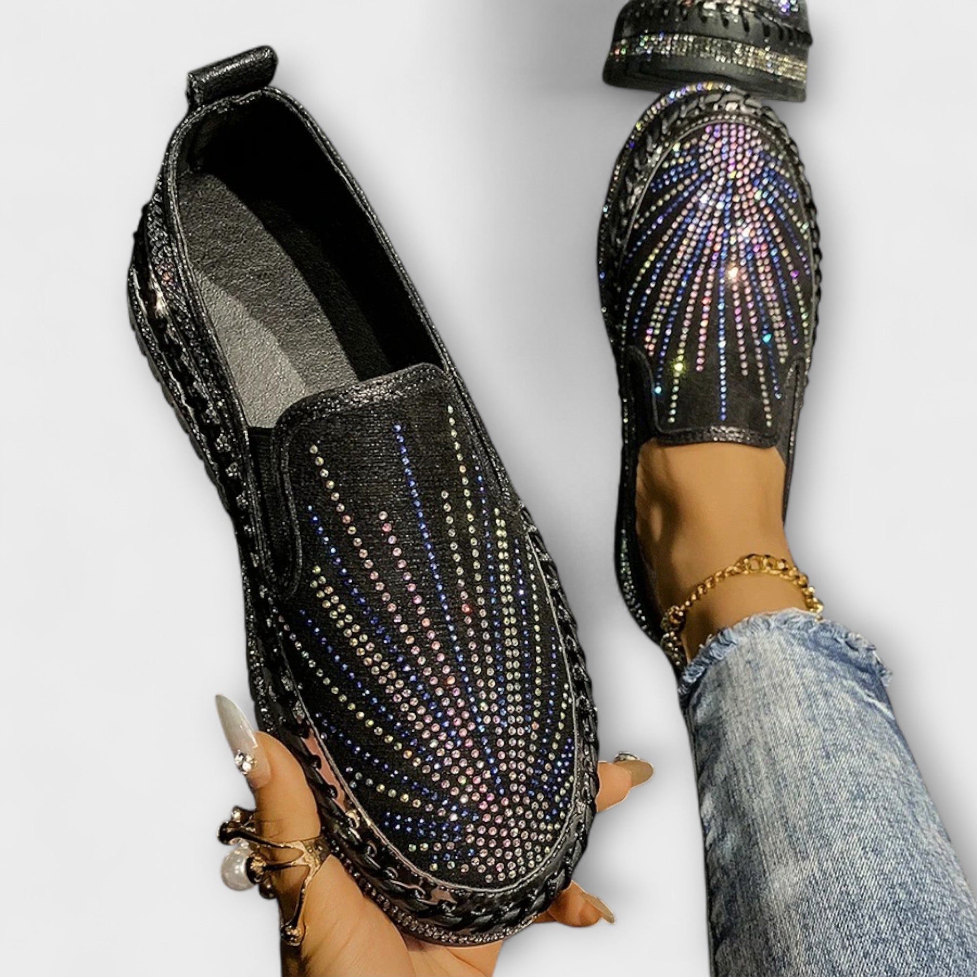 Sable – Shoes decorated with rhinestones