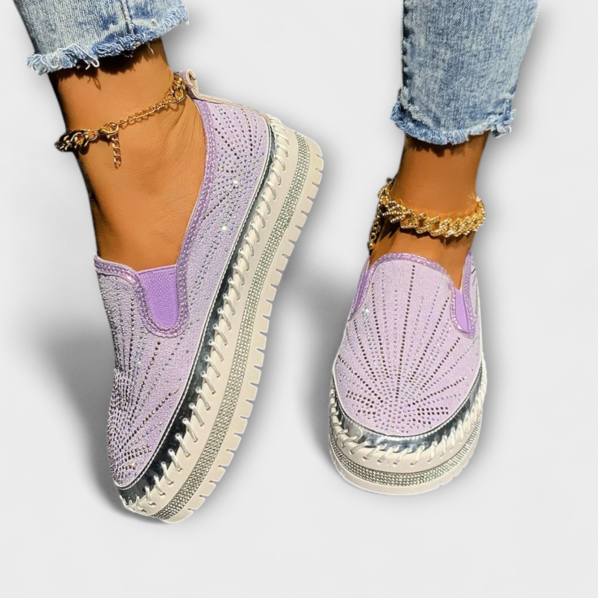 Sable – Shoes decorated with rhinestones