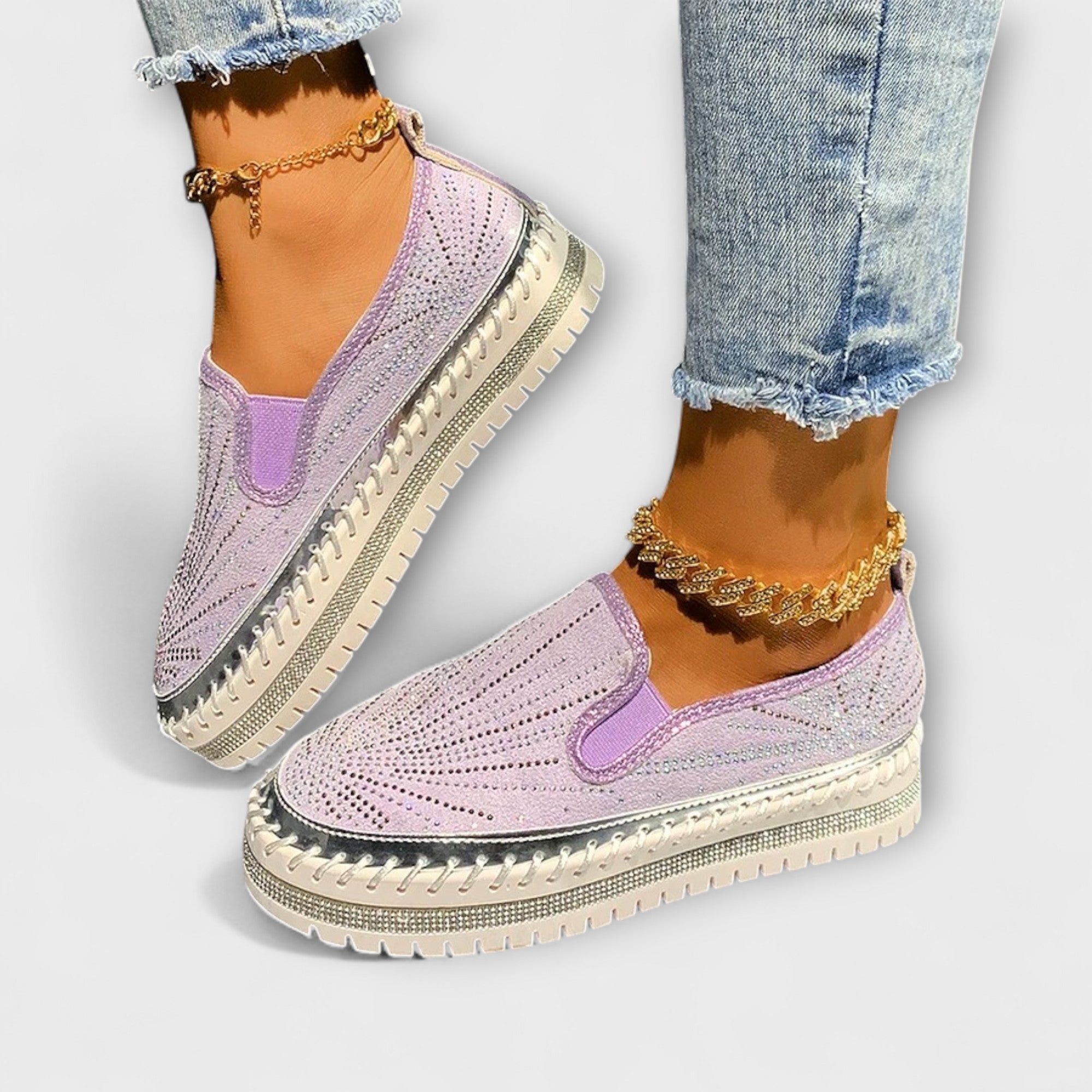 Sable – Shoes decorated with rhinestones