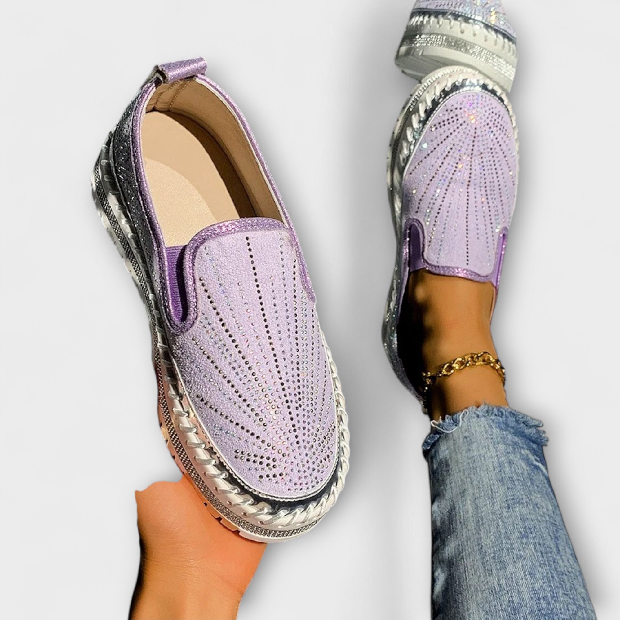Sable – Shoes decorated with rhinestones