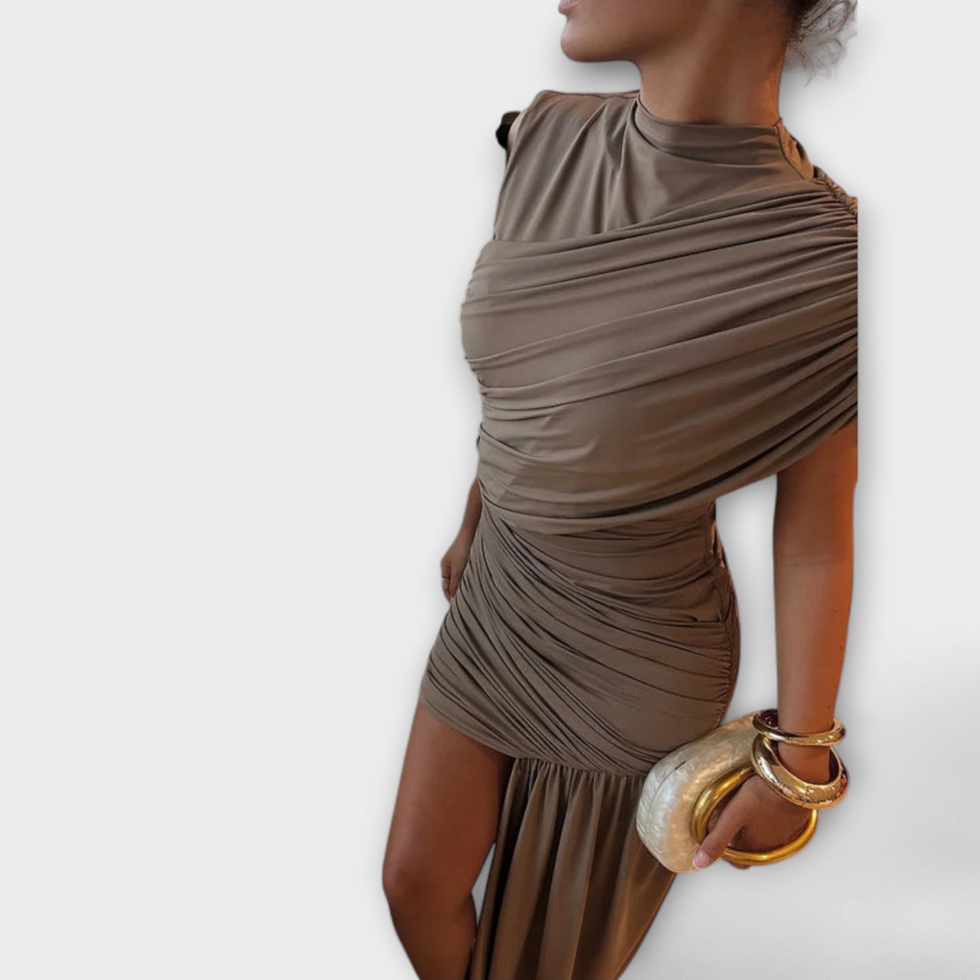 Lila - Stylish, slim-cut dress with round neckline and pleats