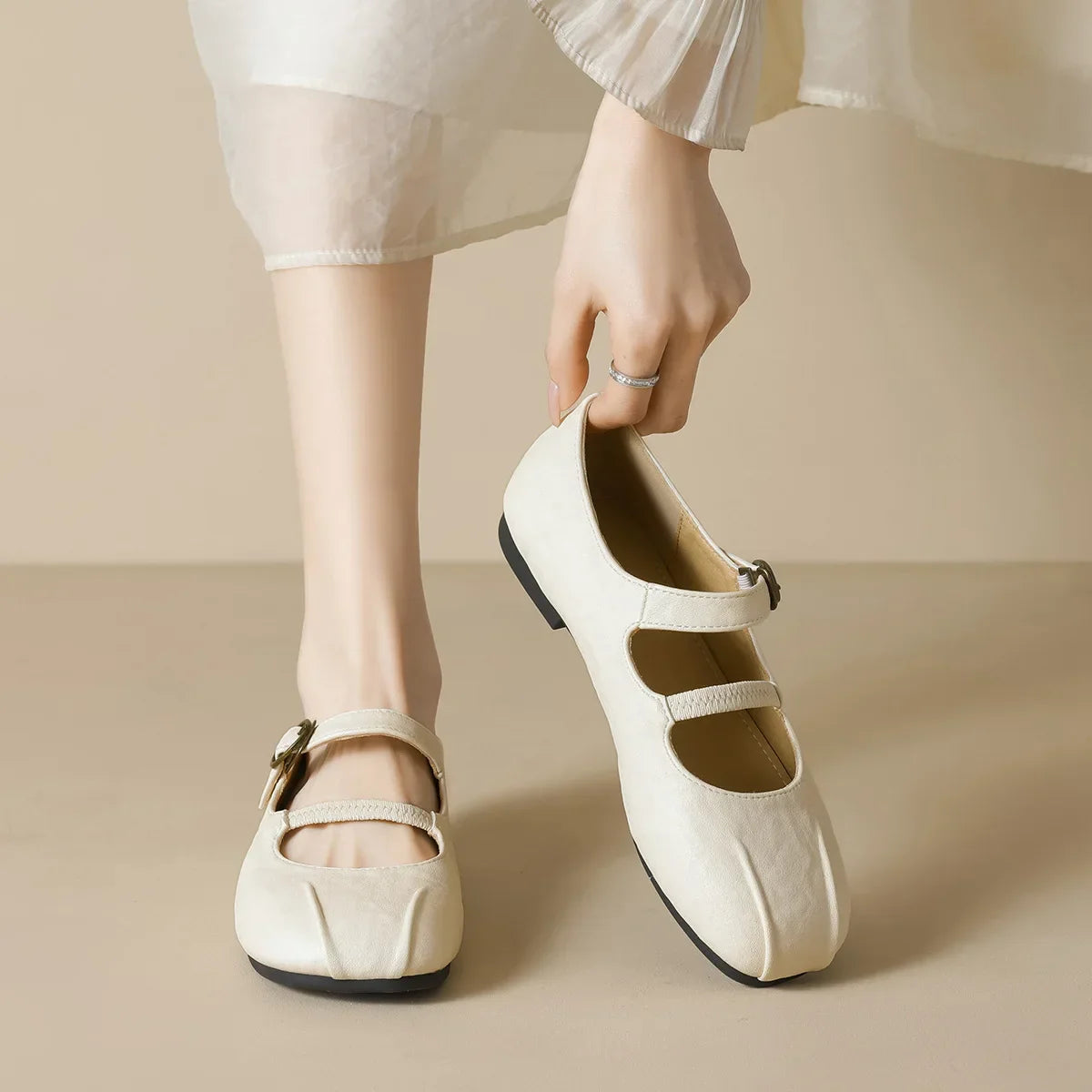 Round Toe Design Shoes